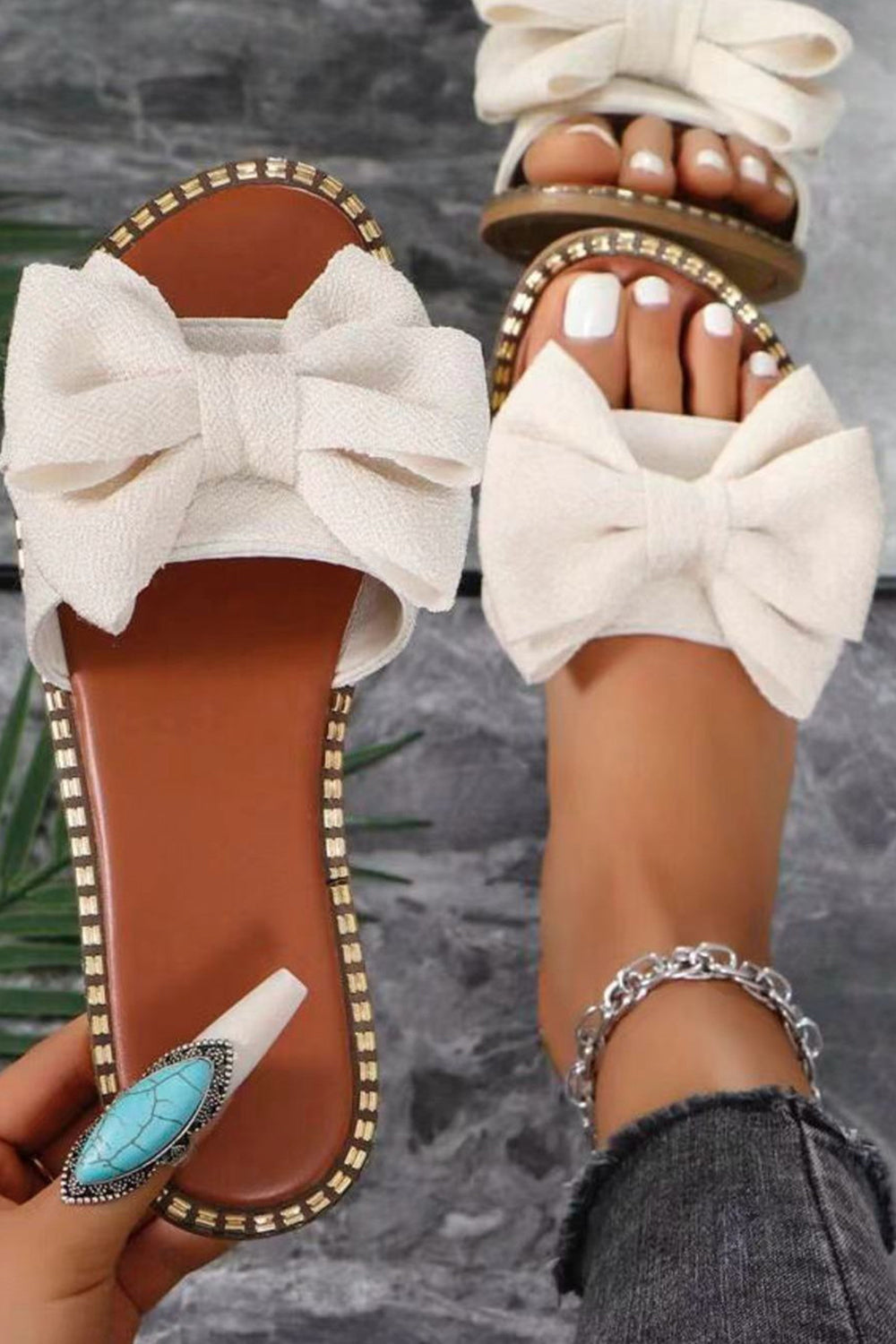 Fashion Rhinestone Bow Decor Round Toe Slippers