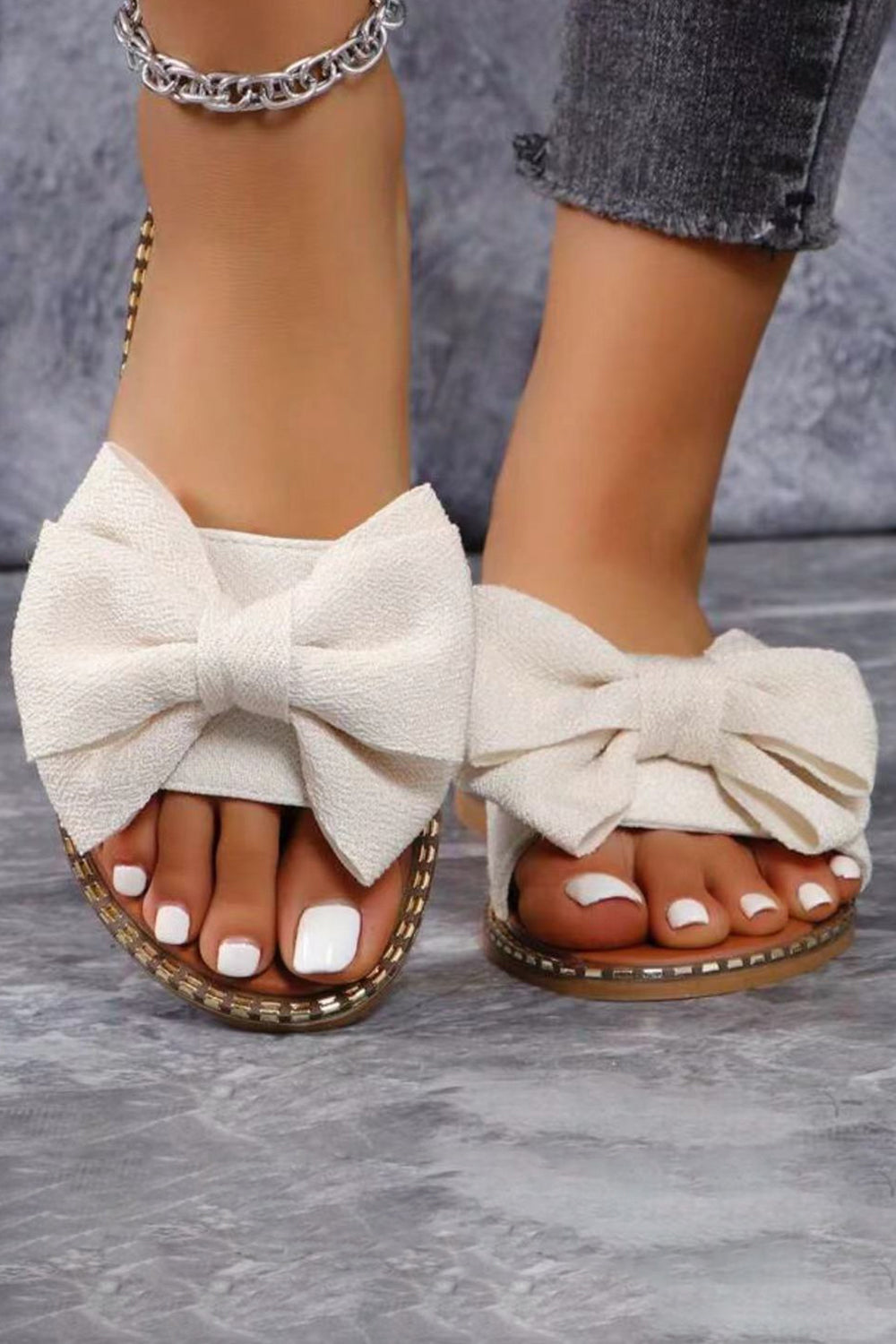 Fashion Rhinestone Bow Decor Round Toe Slippers