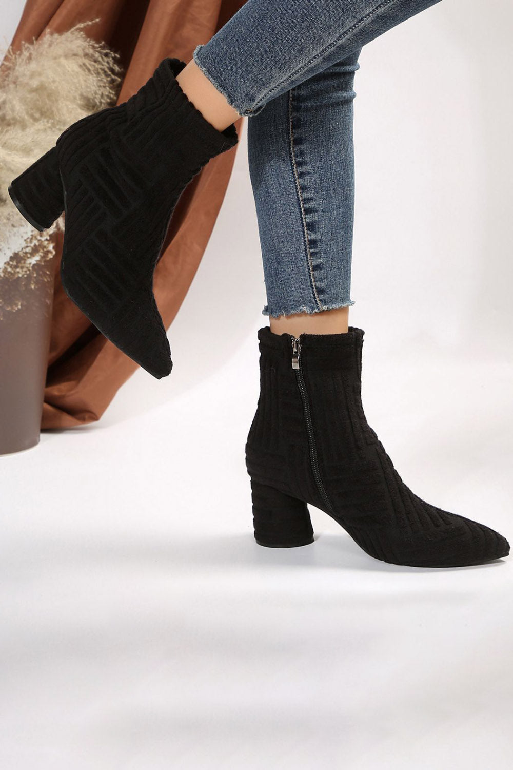 Daily Textured Pointy Toe Side Zipper Chunky Heel Ankle Boots