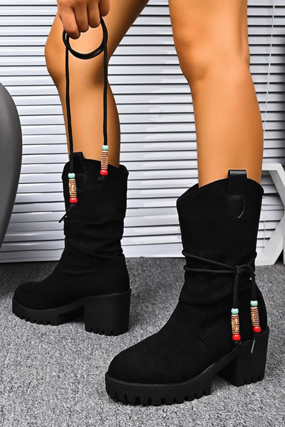 Retro Ethnic Style Round Toe V-Cut Suede Fashion Boots