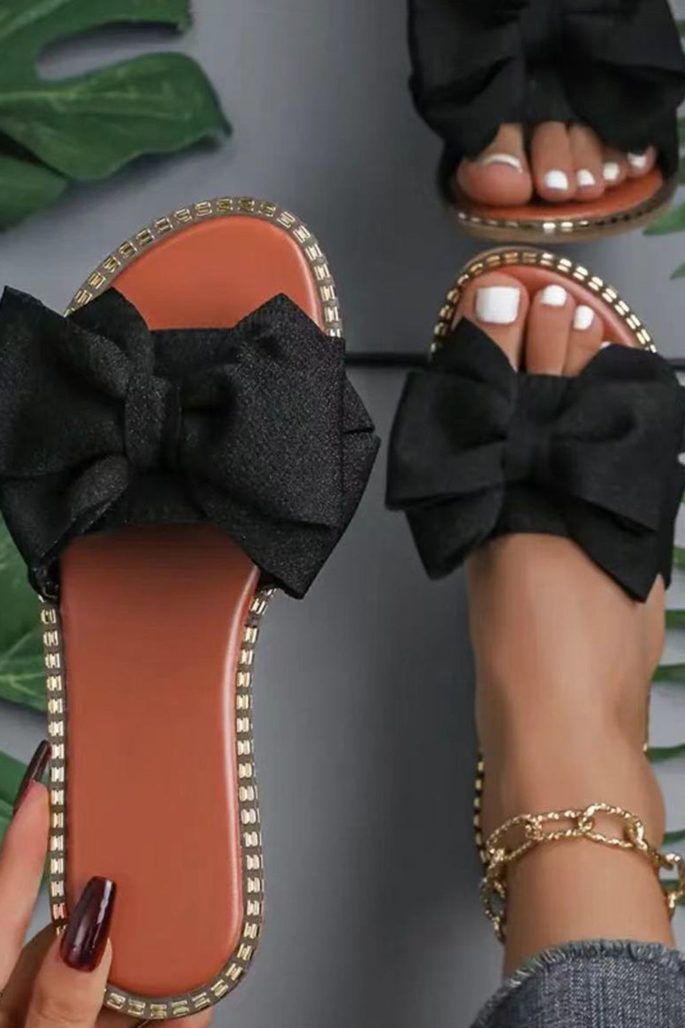 Fashion Rhinestone Bow Decor Round Toe Slippers