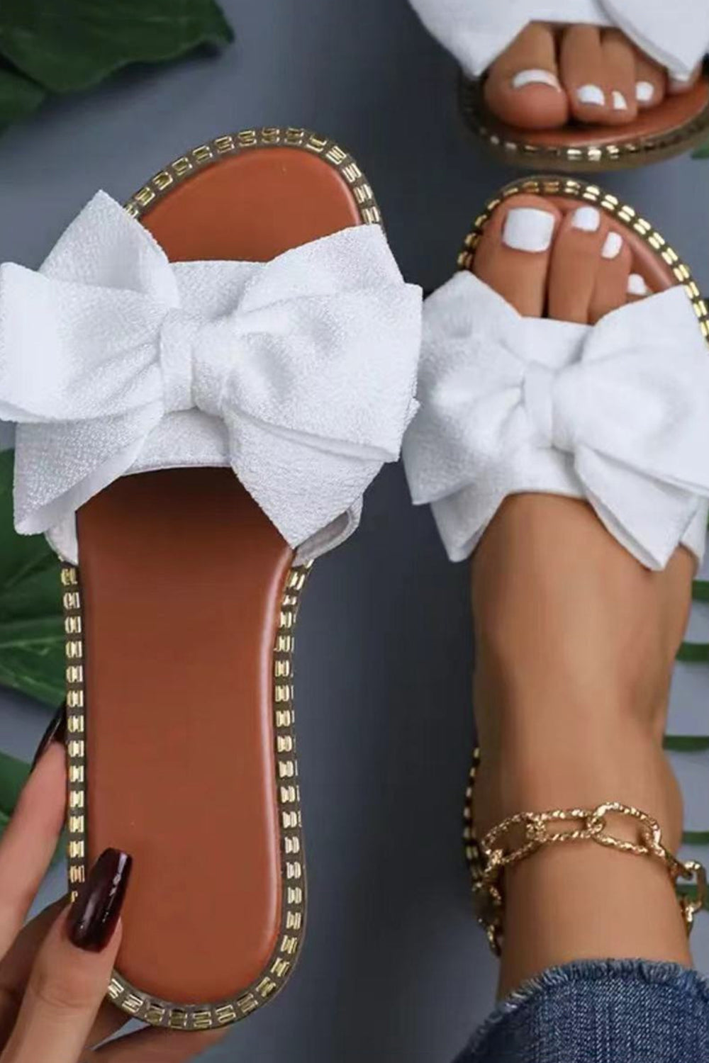 Fashion Rhinestone Bow Decor Round Toe Slippers
